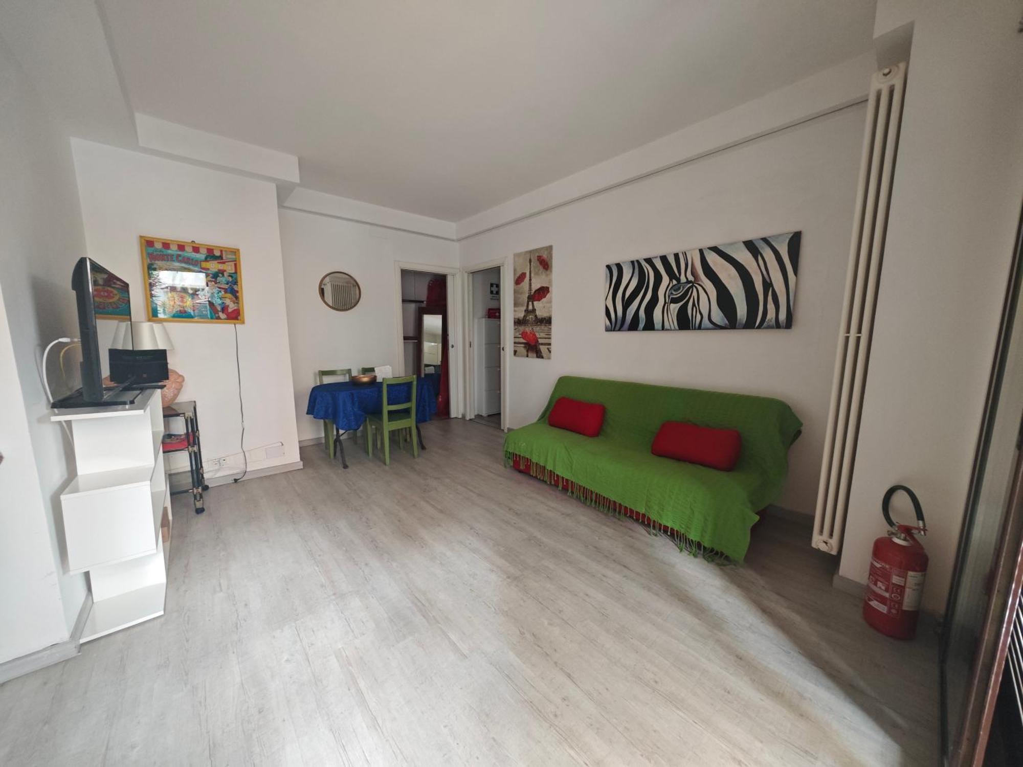 Clara's Con Ingresso Indipendente * Roma