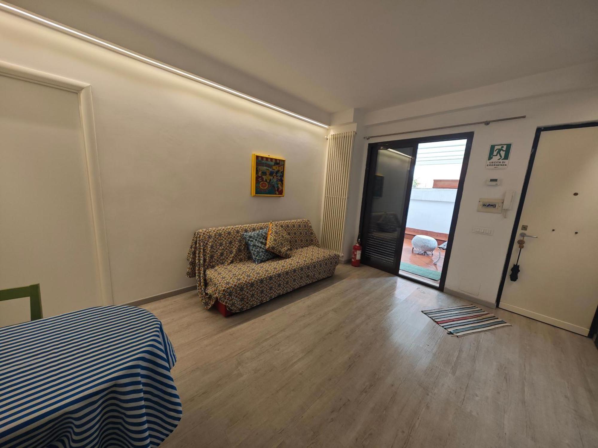 Clara's Con Ingresso Indipendente Roma